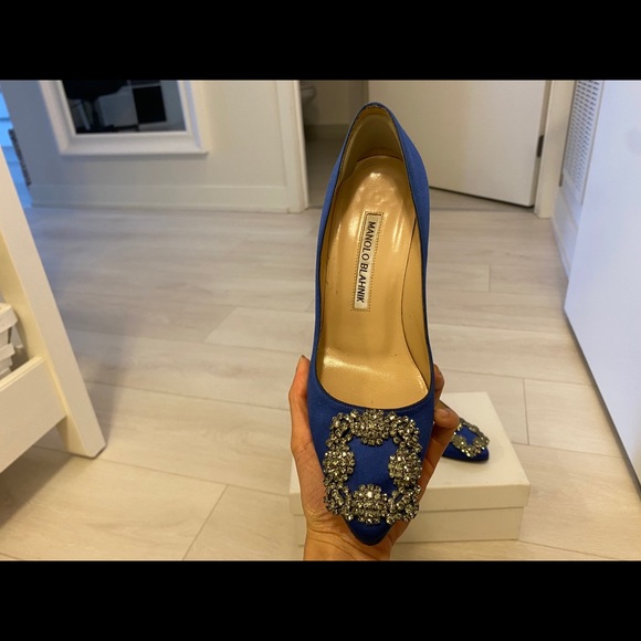 MANOLO BLAHNIK Hangisi 70 Satin Pumps - Picture 8 of 9